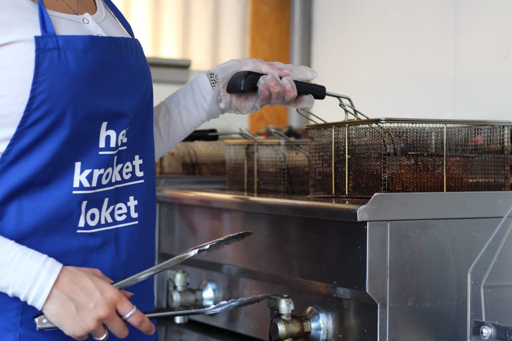 Kroketten worden vers gebakken bij Het Kroketloket